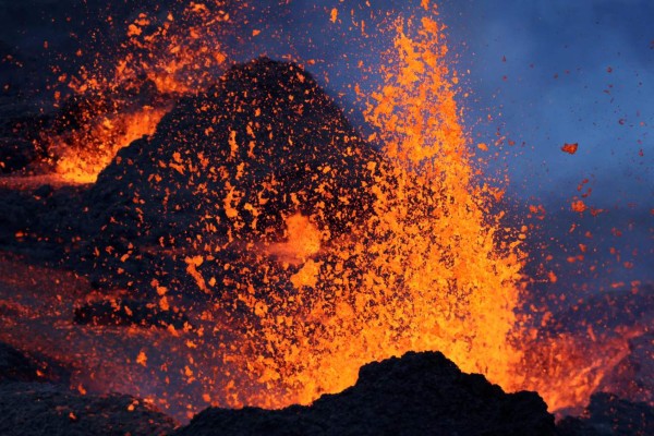 Erupción del volcán La Soufrière provoca cortes de luz y agua en San Vicente