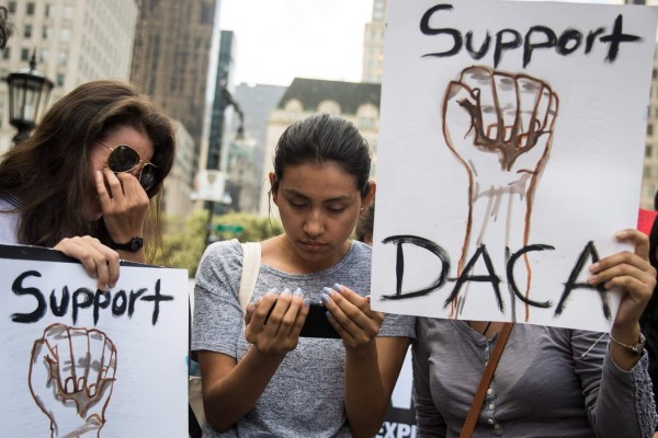 Demócratas piden aprobar una ley para proteger a 'dreamers'