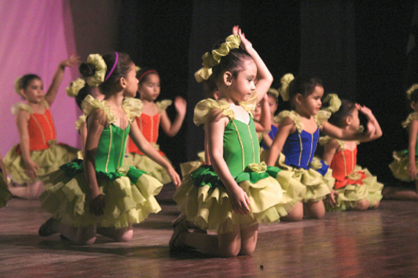 Danza y teatro en el Centro Cultural Infantil