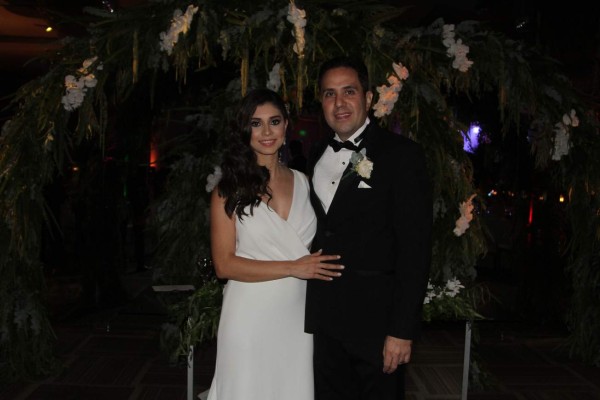 Brindis por los nuevos esposos