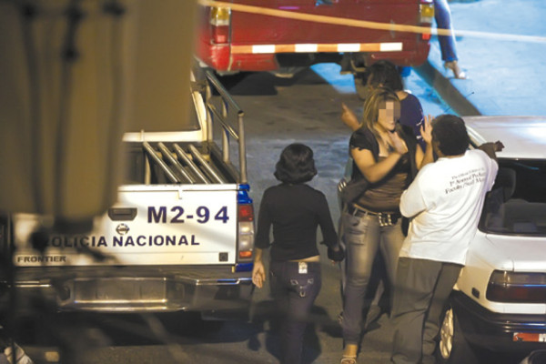 Llevan coca a domicilio