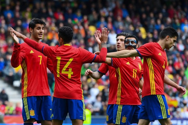 España se divierte con Corea del Sur y le mete media docena