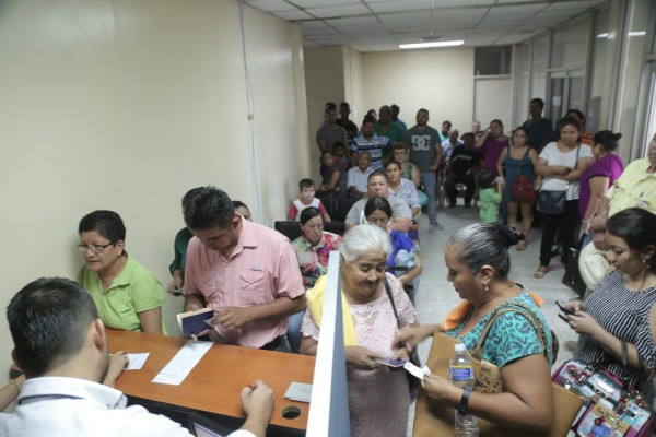 Baja demanda de pasaportes en oficina regional de Migración