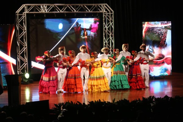 Banco Central de Honduras inaugura su moderno edificio