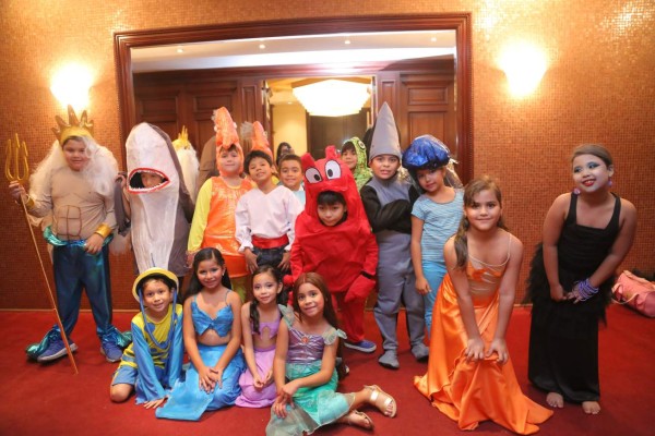 Música, baile y talento en el teatro sampedrano