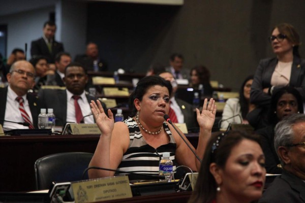 Diputada liberal denuncia que esposa de David Romero la agredió