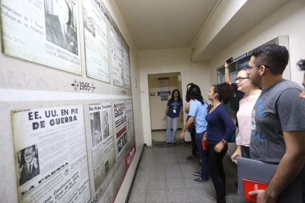 Universitarios visitan LA PRENSA