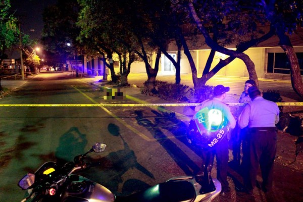 Joven de 25 años es la víctima de enfrentamiento entre barras