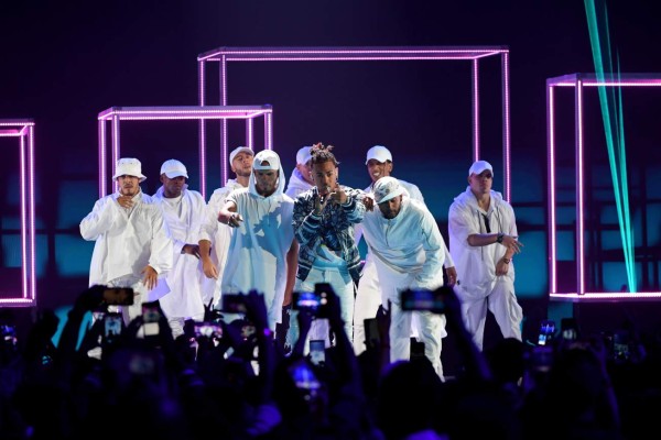 Maluma y J Balvin brillan en los Premios Juventud