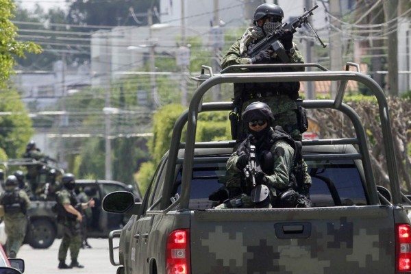 De película: graban balacera entre narcos y la marina mexicana