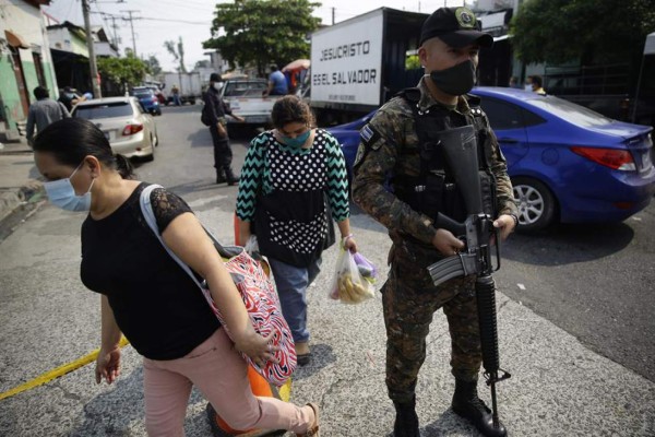 Resignado, Bukele advierte que El Salvador se encamina al colapso sanitario
