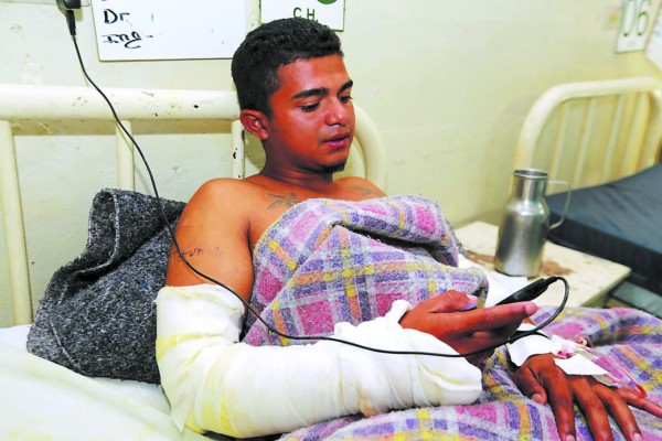 Tres adultos y dos menores luchan por su vida en el Hospital Escuela