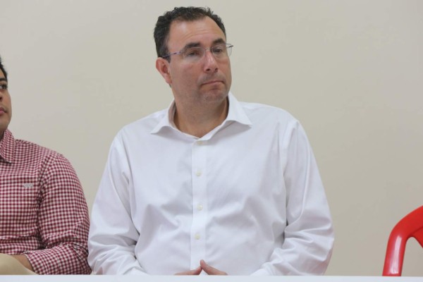 Nuevas y viejas caras van en fórmulas presidenciales en Honduras