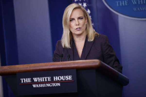 Nielsen reitera en Arizona que 'el muro fronterizo será construido'