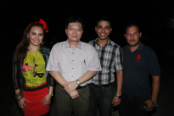 Festejo y brindis fraternal