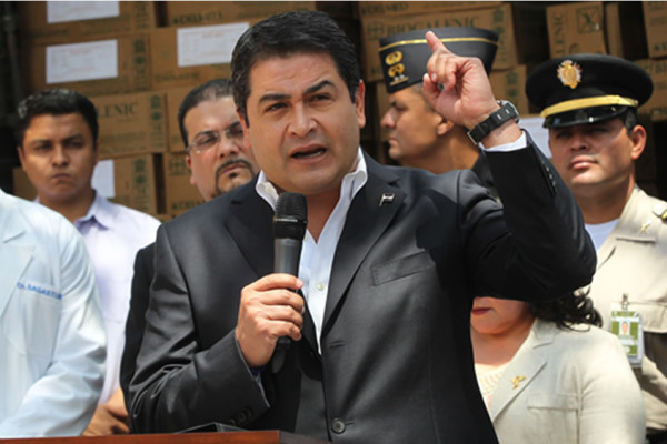 Presidente de Honduras dice que va de frente a problemas de salud