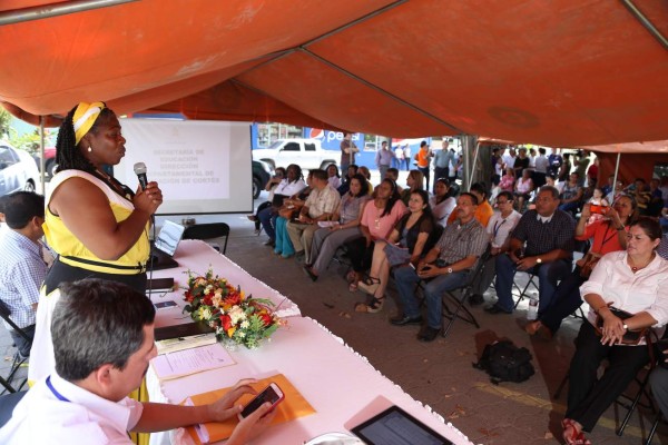 En audiencia anuncian más de 60 plazas para profesores en Cortés