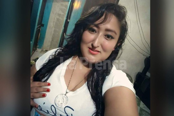 Enfermera muere al explotar su carro en Copán