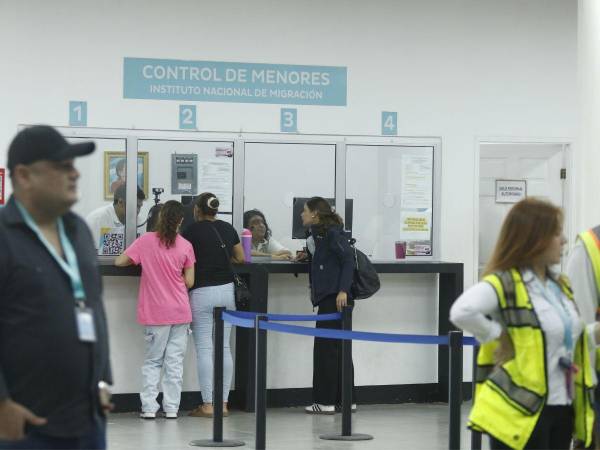 La oficina de control de menores del Instituto Nacional de Migración en el aropuerto Ramón Villeda Morales en una fotografía de archivo.