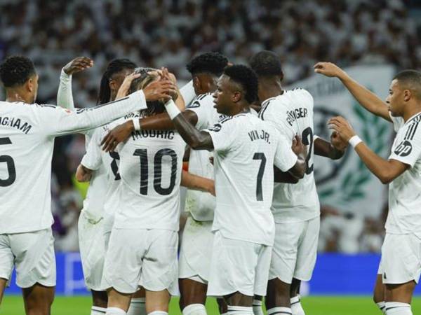 Jugadores del Real Madrid celebrando uno de los dos goles marcados ante Villarreal.