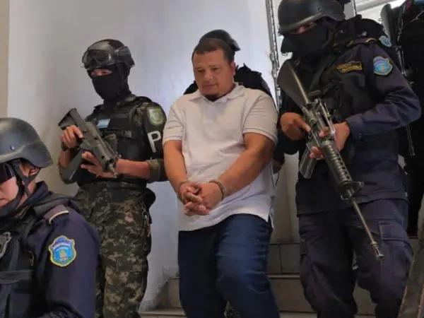 LA PRENSA Premium dio a conocer en exclusiva cómo Koriun Inversiones, un negocio piramidal que se originó a finales de 2023 y principios de 2024 en Choloma, se expandió rápidamente a varias ciudades de Honduras, operando sin autorización de la Comisión Nacional de Bancos y Seguros y captando dinero de miles de personas mediante promesas de altos rendimientos semanales, en lo que resultó ser una gran estafa. En abril de 2025, con más de 35,000 inversionistas y más de 86 millones de lempiras captados, el Ministerio Público intervino y aseguró todas sus sedes, decomisando efectivo, cuentas bancarias y bienes, mientras inversionistas protestaban exigiendo la devolución de sus fondos.