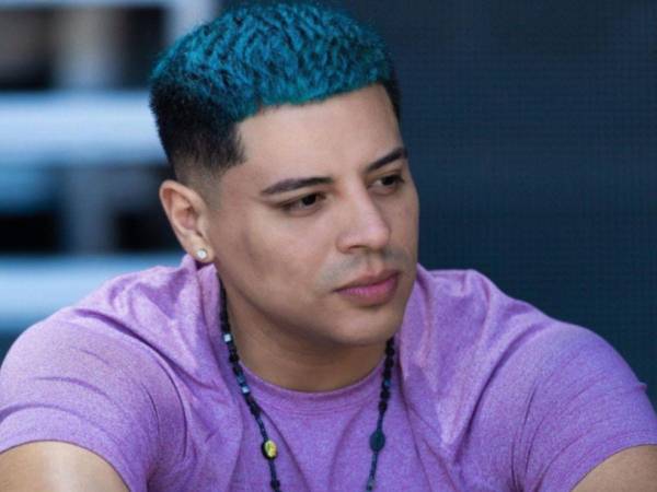 El vocalista de ‘Grupo firme’ dio a conocer que el estrés lo llevó a padecer una enfermedad autoinmune.