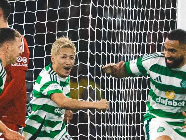 Futbolistas del Celtic celebrando uno de los goles marcados ante el Aberdeen.