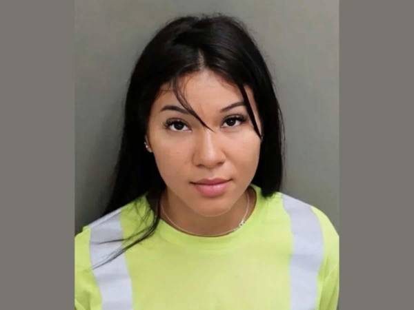 Foto del arresto de Maria Fernanda Salonmalave.