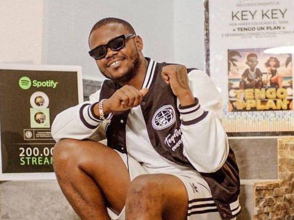 El cantante Key Key.