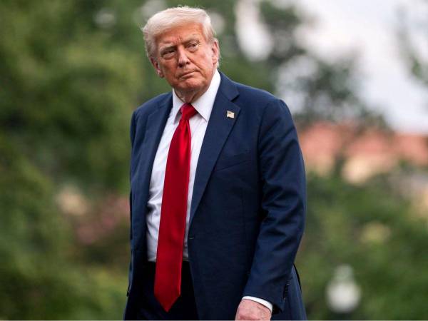 Trump demandó al Wall Street Journal por difamación tras publicarse una supuesta carta que le envió a Epstein.