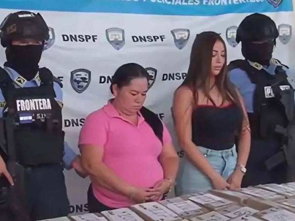 Anyi Yariela Mejía Interiano, de 28 años, y su madre Gloria Rita Interiano Melgar, de 50 años.