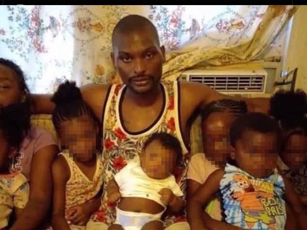 Shamar Elkins falleció después de una persecución policial.