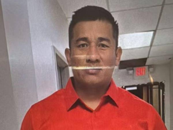 Un migrante hondureño fue detenido ayer por el Servicio de Control de Inmigración y Aduanas de los Estados Unidos (ICE) mientras era parte del servicio religioso en una iglesia en Atlanta, Georgia.