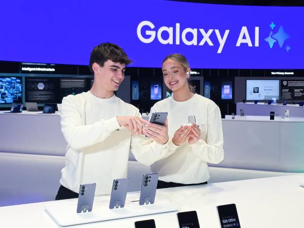 La compañía surcoreana Samsung presentó sus nuevos modelos Galaxy S26 así como los Buds y Buds pro.