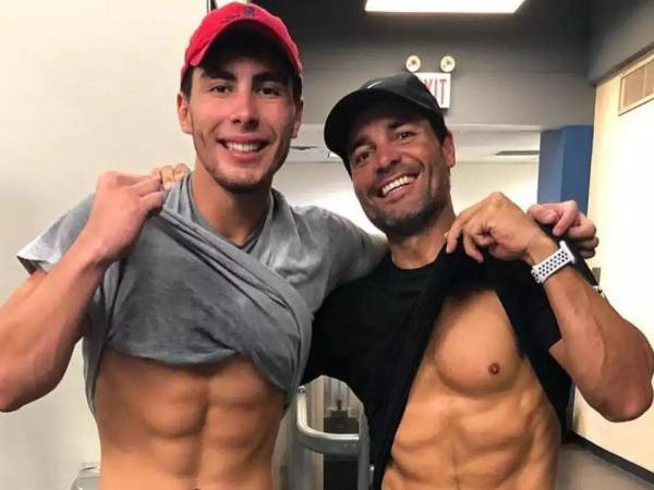 Lorenzo Valentino Figueroa lleva una vida discreta y alejada de los reflectores que tanto persiguen a su famoso padre.