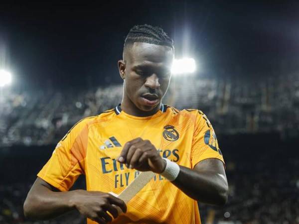 Vinicius dejó con diez al Real Madrid en el duelo ante Valencia.