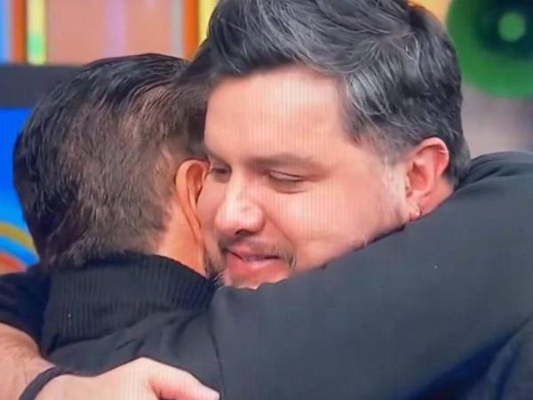 Momento en el que Paul Stanley y Mario Bezares se reconciliaron.