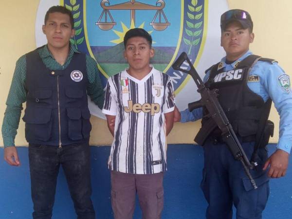 Momentos de la captura del hombre acusado de violación.