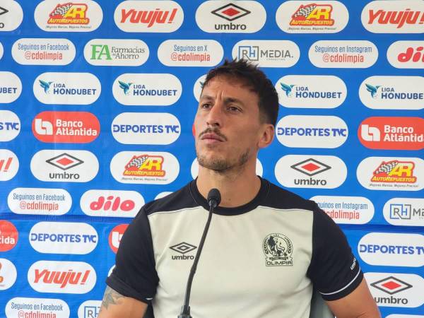 Ignacio Colombini en conferencia de prensa previo al duelo ante Génesis.