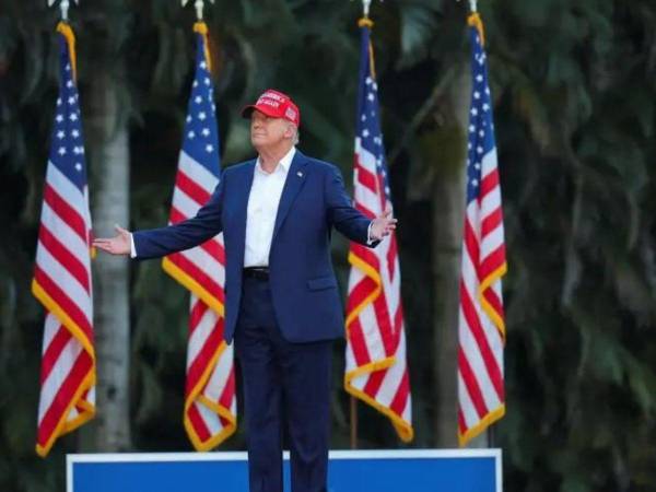 Donald Trump durante un acto de campaña en Florida.