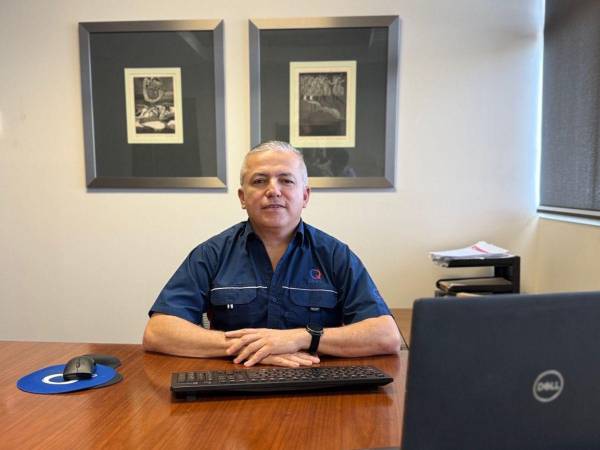 Mauricio Hasbun Camacho acumula 33 años de experiencia en el sector financiero y automotriz.