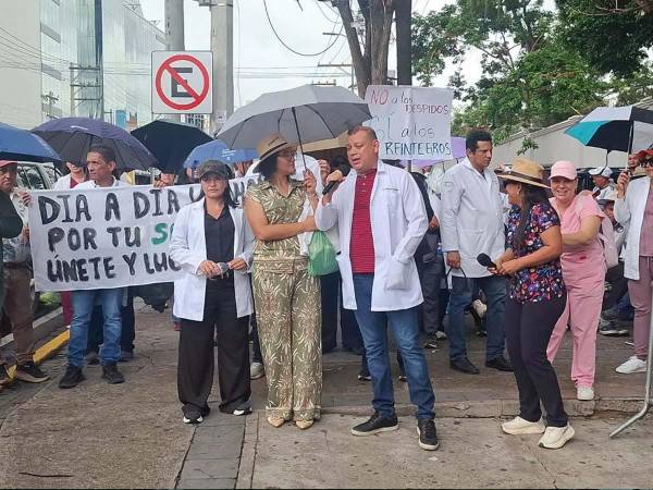 Las asambleas informativas de los médicos cumplen 39 días en Honduras, mientras más de 40,000 consultas externas y alrededor de 4,000 cirugías electivas han sido suspendidas, según cifras de la Secretaría de Salud.