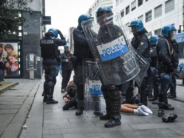 El Gobierno de Italia, de la ultraderechista Giorgia Meloni, ha anunciado que reforzará con otros 500 soldados el dispositivo de seguridad pública de Milán, la gran capital del norte, para evitar disturbios y saqueos como los del fin de semana.