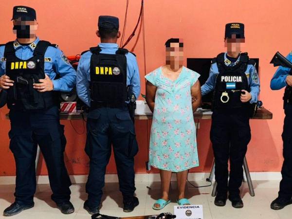 Policía desmantela caleta con armas, droga y dinero en Olancho.