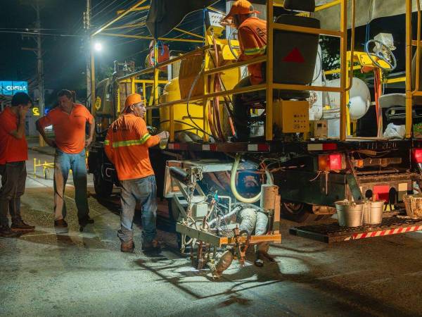 Los trabajos iniciaron en horas de la noche para no entorpecer el tráfico vial.