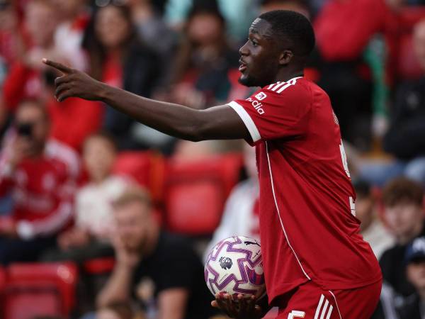 El jugador francés viene tras su paso por el Liverpool donde logró ganar varios títulos.