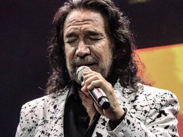 Hace unas horas el famoso cantante, Marco Antonio Solís, mejor conocido como El Buki, conmovió a sus seguidores en Instagram al compartir un triste mensaje para informar la muerte de un famoso músico.
