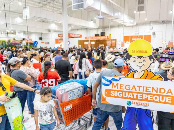 La megatienda La Mundial en Siguatepeque está ubicada en Barrio Zaragoza, frente a CA-5. Cuenta con un extenso parqueo y un amplio horario de atención, así que no hay excusa para no visitarlos.
