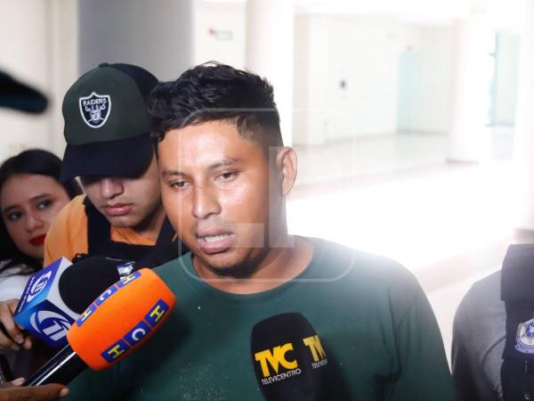 Denis Joel Romero Morales, uno de los siete capturados por su presunta vinculación con la masacre ocurrida en la aldea Rigores, Colón, negó este miércoles haber participado en el crimen de 20 personas y aseguró que cuenta con pruebas para demostrar que se encontraba trabajando en Utila, Islas de la Bahía, cuando ocurrieron los hechos.