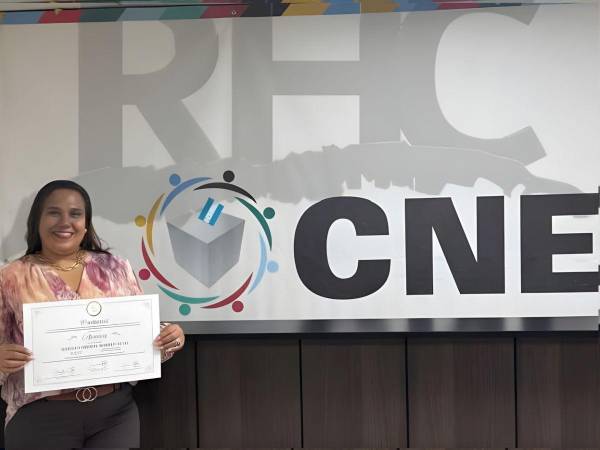 Kristen Borden Bush, alcaldesa electa por el CNE.​